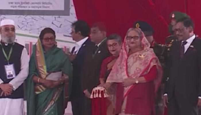 মেট্রোরেলের উদ্বোধন করলেন প্রধানমন্ত্রী