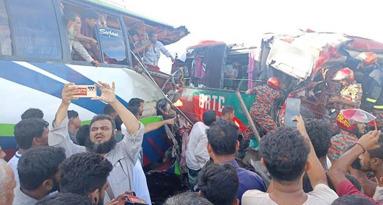 ফরিদপুরে দুইবাসের সংঘর্ষে নিহত ৩