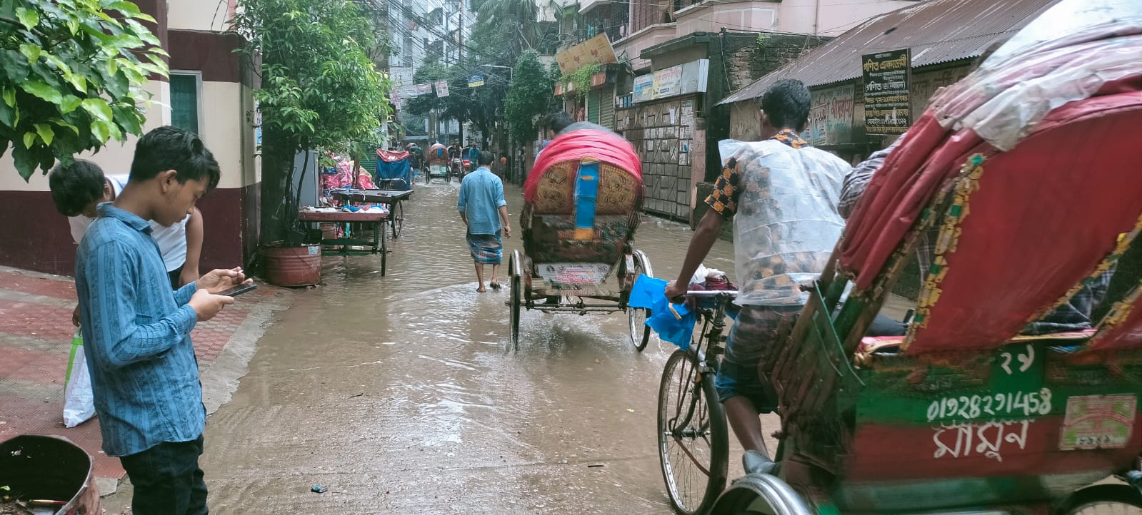 রাজধানীতে আজ মঙ্গলবার সকাল ছয়টা থেকে নয়টা পর্যন্ত ৮০ মিলিমিটার বৃষ্টি হয়েছে