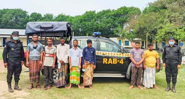 আশুলিয়ায় ডাকাত দলের ৭ সদস্য আটক