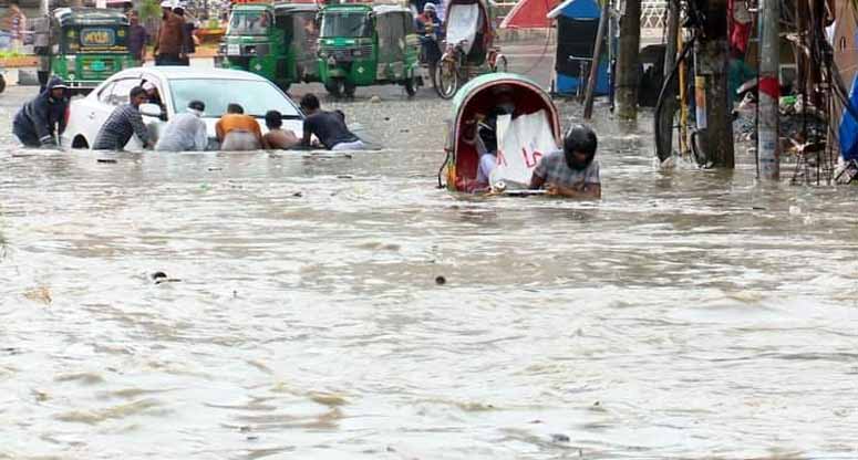 ২৭.৬ মিলিমিটার বৃ‌ষ্টি‌তে চট্টগ্রামের নিচু এলাকা প্লা‌বিত