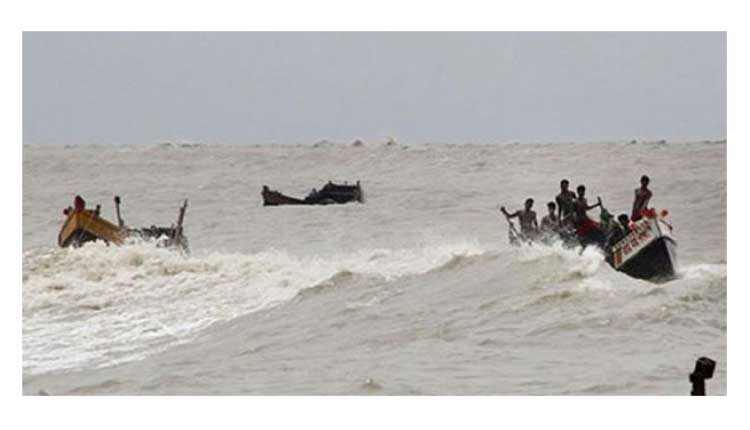 গজারিয়া নদীতে ট্রলারডুবি, মা-মেয়ের মরদেহ উদ্ধার