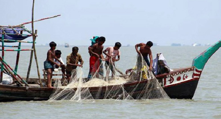 মধ্যরাত থেকে ৬৫ দিন সাগরে মাছ ধরায় নিষেধাজ্ঞা