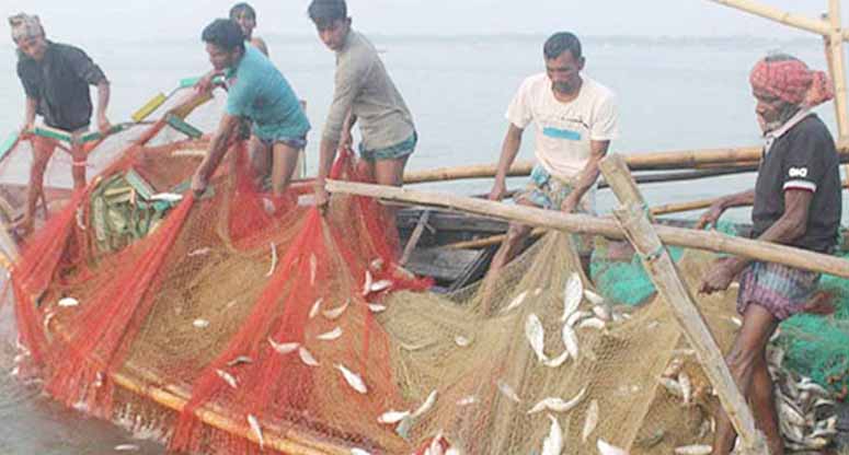 সাগরে ৬৫ দিন সমুদ্রে মাছ ধরা নিষেধ