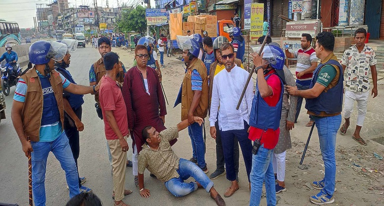 সিদ্ধিরগঞ্জে বিএনপি-পুলিশ সংঘর্ষ, আটক ৫