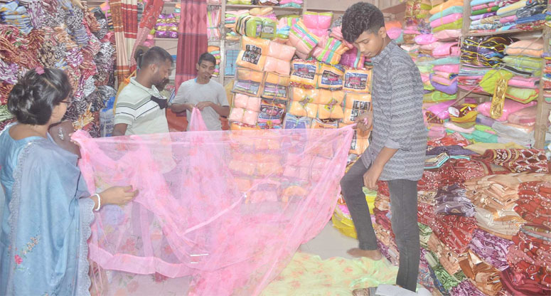 মশারি বিক্রি বেড়েছে