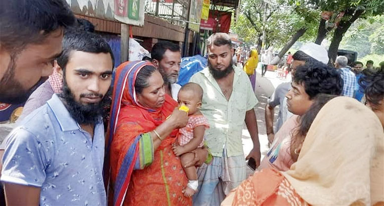 অলৌকিকভাবে বেঁচে গেল সেই শিশু