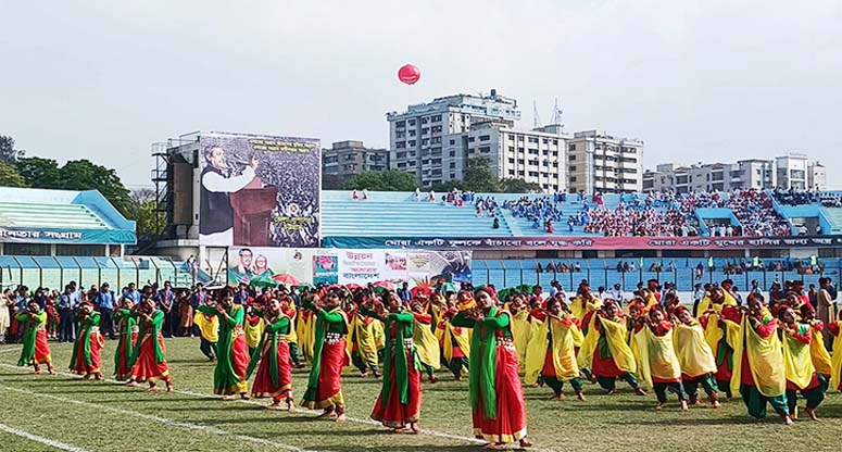 চট্টগ্রামে স্বাধীনতা দিবসে বর্ণাঢ্য কুচকাওয়াজ