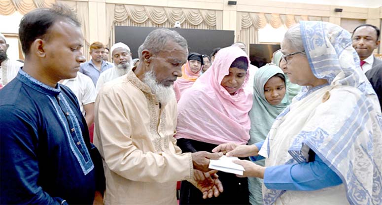 প্রধানমন্ত্রীর সহায়তা পেল ৩৪ নিহতের পরিবার