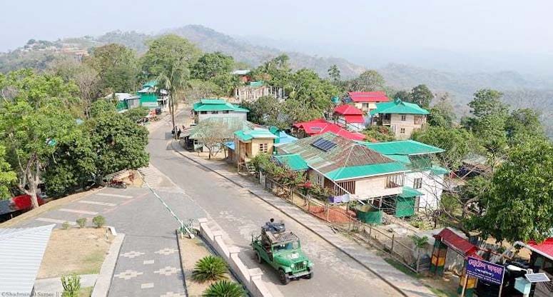 ফিরছেন সাজেকে আটকা তিন শতাধিক পর্যটক