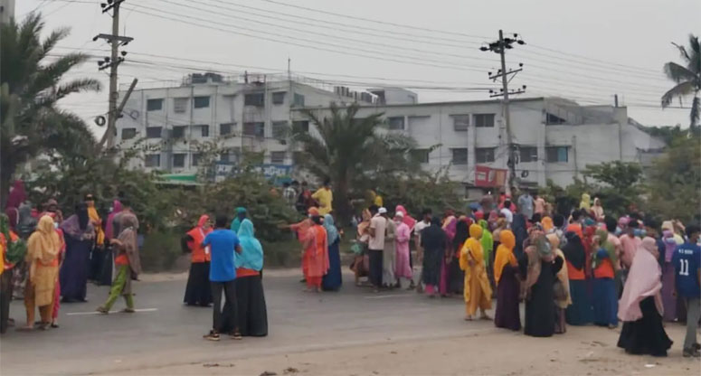 আশুলিয়ায় আবারও শ্রমিক অসন্তোষ, নবীনগর-চন্দ্রা মহাসড়ক অবরোধ