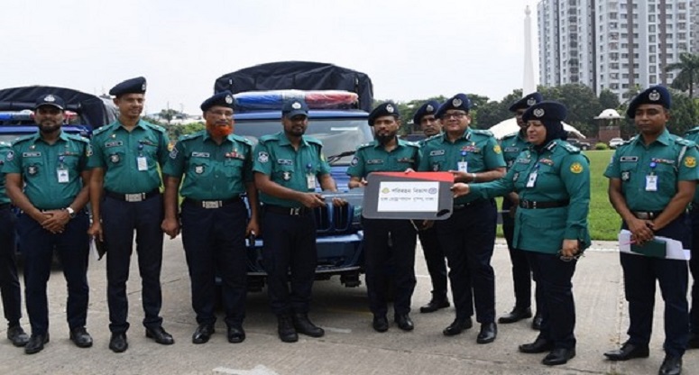 পুলিশের কাজে গতিশীলতা বাড়াতে ডিএমপির ৫০ থানায় যুক্ত হচ্ছে নতুন গাড়ি