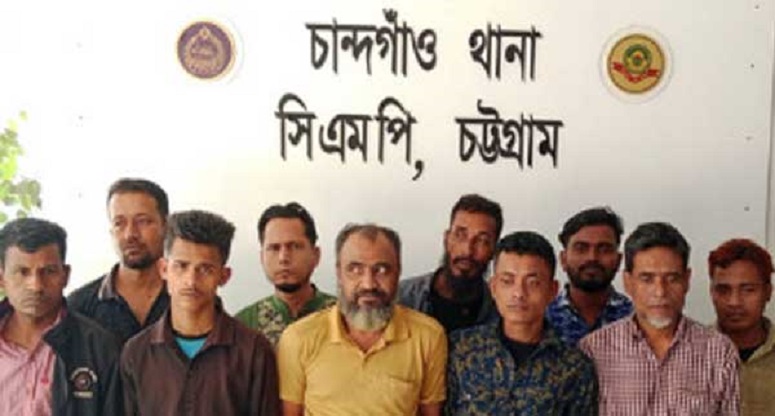 চান্দগাঁওয়ে জুয়ার সরঞ্জাম ও নগদ টাকাসহ গ্রেপ্তার ১০