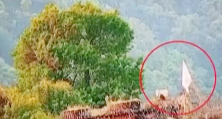 পাকিস্তানি আক্রমণের মুখে ‘সাদা পতাকা’ উড়াল ভারতীয় সেনারা