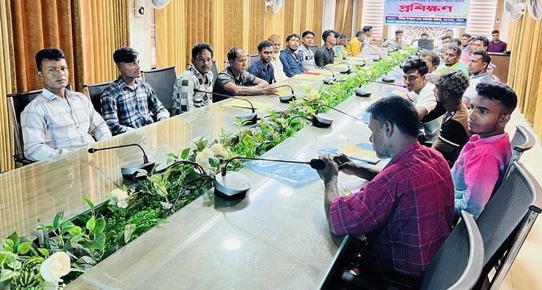 আনোয়ারায় নৌযান মালিক-মাঝিদের প্রশিক্ষণ শুরু